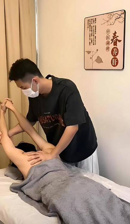 少妇人妻啪啪啪的相关介绍