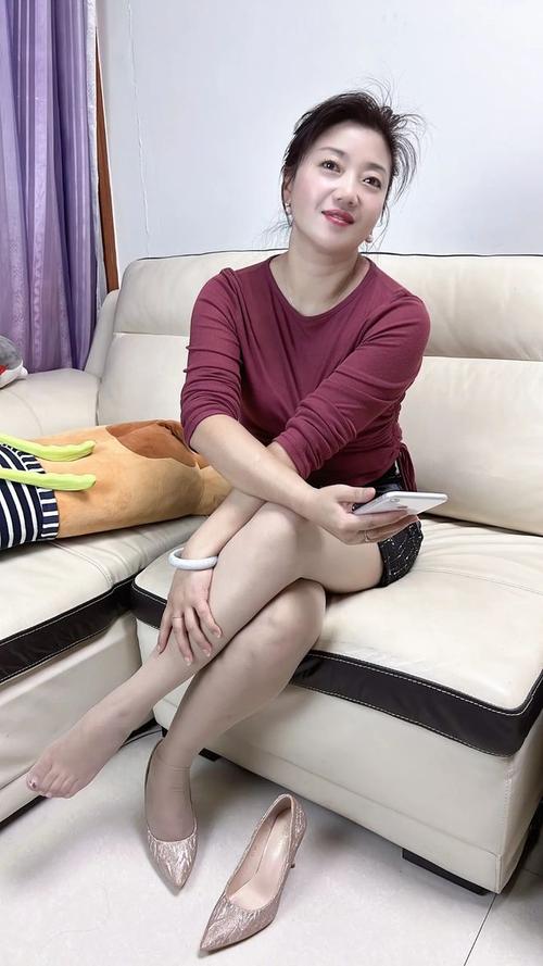 午夜看人妻少妇的相关介绍