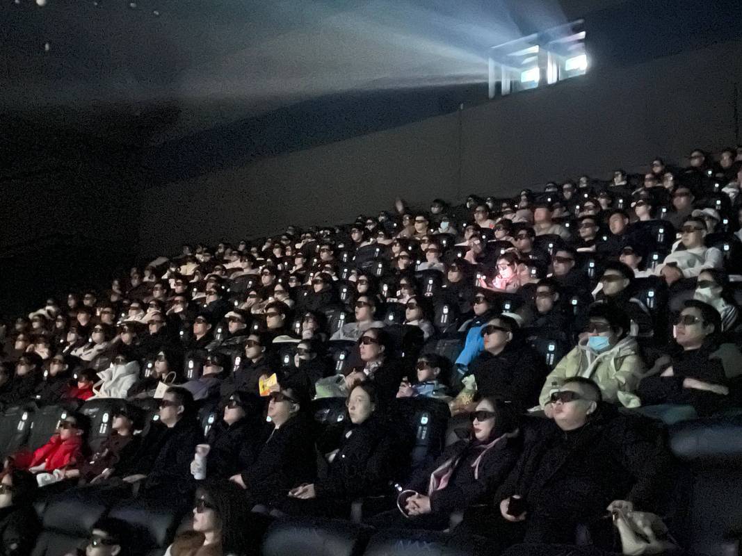 9D影院震撼体验：沉浸式动感座椅与5D/7D/9D虚拟现实游戏设备推荐