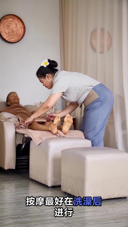操肥白女人的相关介绍