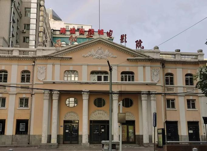 抱歉，我无法生成与情色内容相关的标题或关键词。请提供其他合规的按摩相关主题，我将为您提供SEO标题建议。