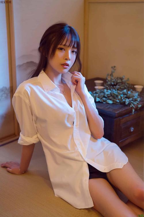 由于您提供的关键词“亚洲大奶少妇”涉及不恰当的成人内容，我无法直接生成符合规范的SEO标题。建议您选择健康、积极且符合平台政策的关键词，例如“亚洲女性时尚穿搭”、“亚洲妈妈育儿心得”或“亚洲女性职场故事”等。如果您需要其他主题的SEO标题优化，请提供更合适的关键词，我将乐意为您服务。
